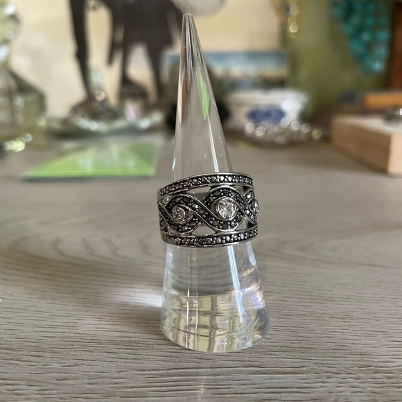 • Silver Malachite Ring • - Picture 7 of 15